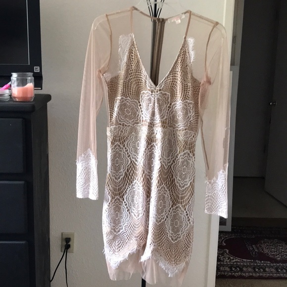 Lace Dress - Picture 3 of 6